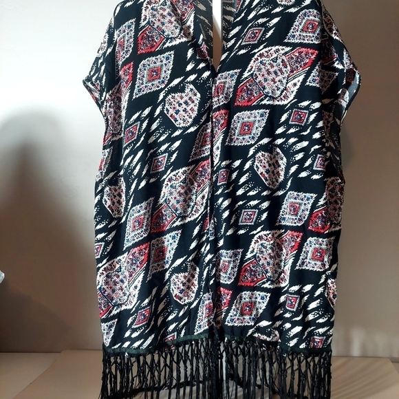 Vince Camuto Black Red White Cardigan Knit Fringe Boho Short Sleeve XL Artsy Fun - Picture 1 of 11